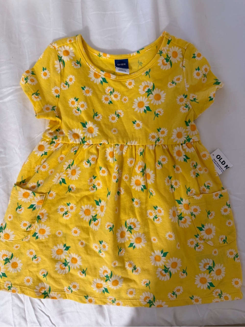 Old Navy Bright Yellow Daisy Pocket Dress